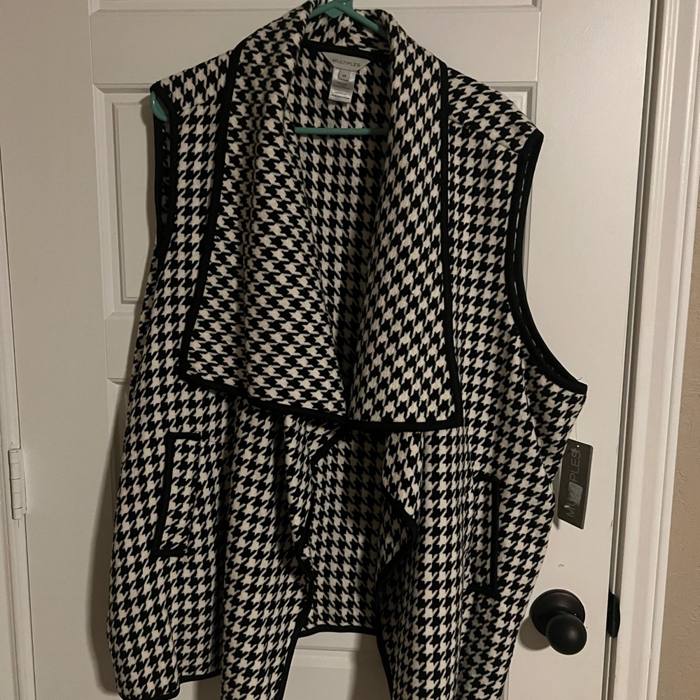 Black and White Houndstooth Women's Vest